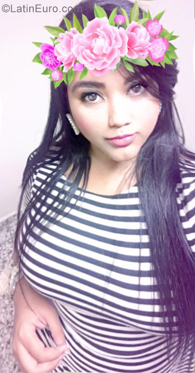Date this funny Dominican Republic girl Ariadna from Santo Domingo DO29608