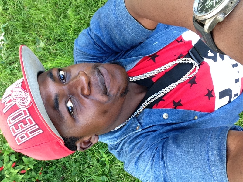 Date this happy Cameroon man Carinton from Bamenda CM256