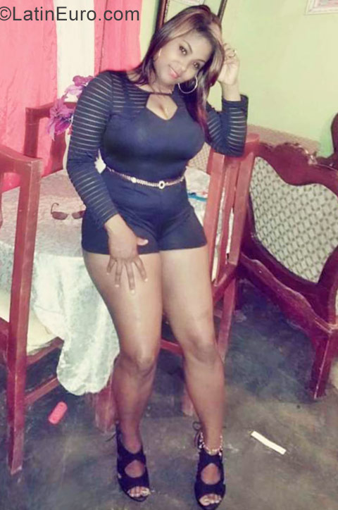 Date this sensual Dominican Republic girl Andrea from Santiago DO29634