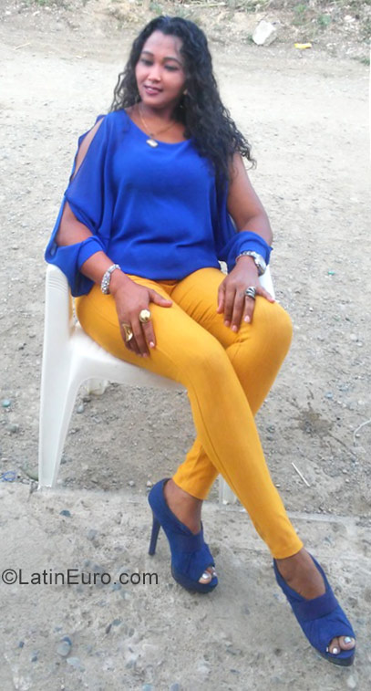 Date this delightful Dominican Republic girl Elisa from Santo Domingo DO29659