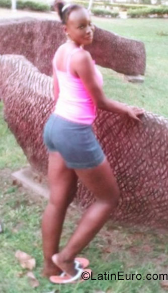 Date this funny Jamaica girl Serena from Kingston JM2481