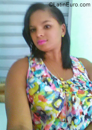 Date this voluptuous Dominican Republic girl Juana from Santo Domingo DO29690