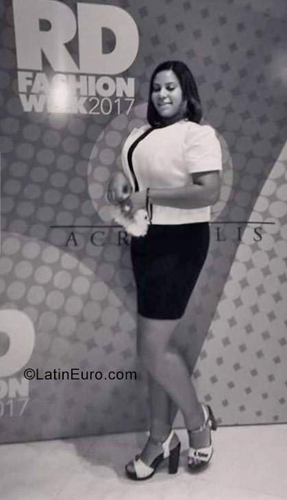 Date this voluptuous Dominican Republic girl Jlissette from Santo Domingo DO29813