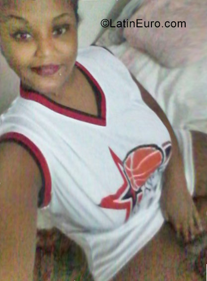 Date this pretty Dominican Republic girl Kiara from Santiago DO29838