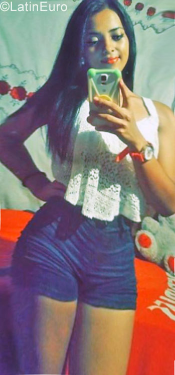 Date this pretty Brazil girl Maria from Rio De Janerio BR10203