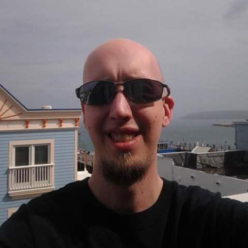 Date this nice looking United States man Eric from Brooklyn UM58