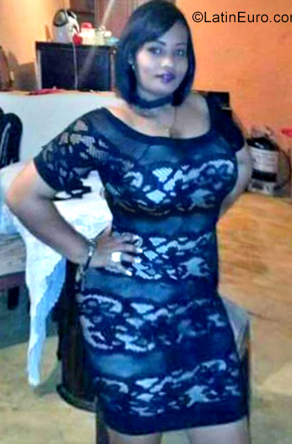 Date this exotic Dominican Republic girl Karina21 from Santo Domingo DO29982