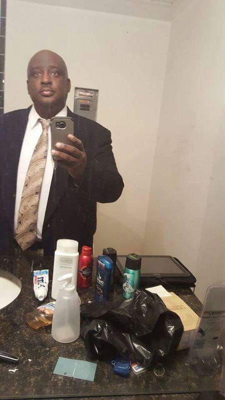 Date this happy United States man Gentlemandee from Naples US18568