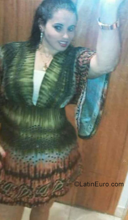 Date this good-looking Dominican Republic girl Yira from Santiago DO30023