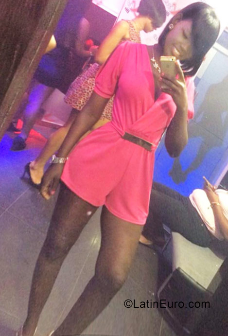 Date this gorgeous Dominican Republic girl Giselina from Santo Domingo DO30036