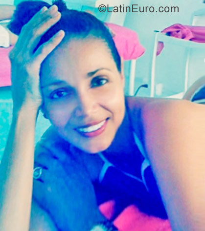 Date this georgeous Colombia girl Carolina from La Dorada CO26787