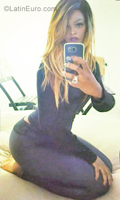 Date this foxy Brazil girl Luana from Rio De Janeiro BR10249