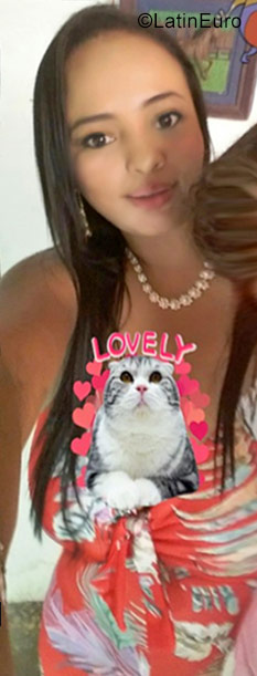 Date this young Colombia girl Yuri from Cali CO25029