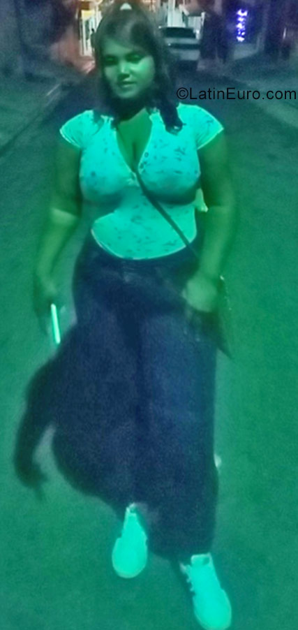 Date this pretty Dominican Republic girl Yajairia from Santiago DO31140