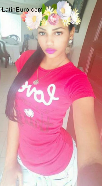 Date this young Dominican Republic girl Lisbeth from Santo Domingo DO30263