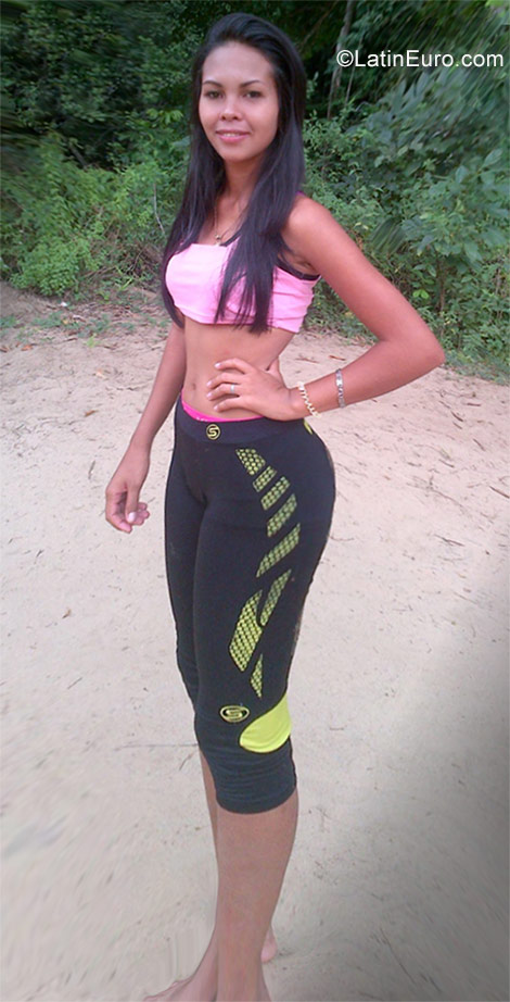 Date this sultry Venezuela girl Raiza from Puerto La Cruz VE918