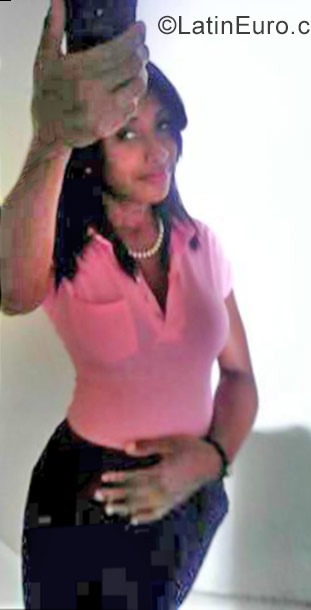Date this delightful Dominican Republic girl Eva from Santo Domingo DO30283