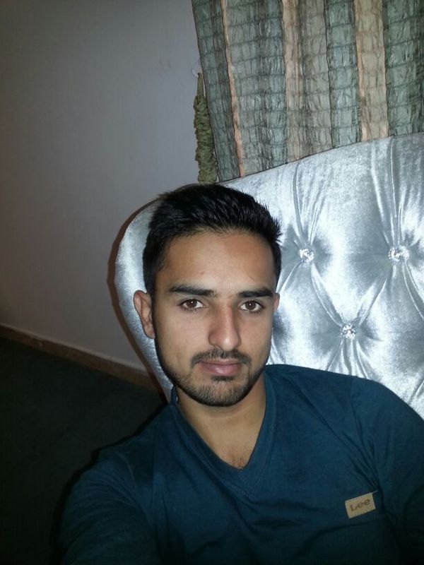 Date this foxy Pakistan man Sanaullah from Islamabad PK130