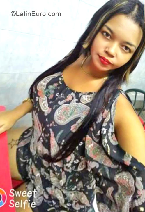 Date this hot Dominican Republic girl Santa from Santo Domingo DO30315