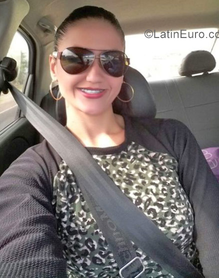 Date this voluptuous Venezuela girl Karilis from Trujillo VE939