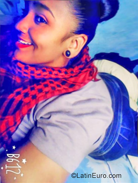 Date this beautiful Venezuela girl Alejandra from Caracas VE948