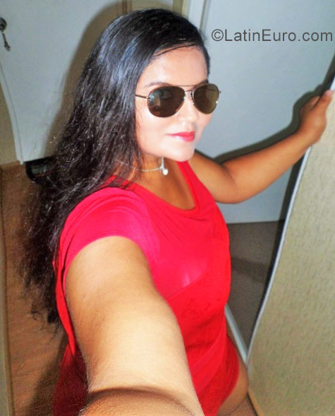 Date this passionate Peru girl Raysa from Lima PE1127