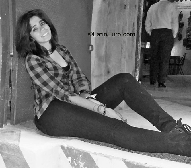 Date this happy Mexico girl Ana from Torreon MX1521