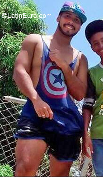 Date this georgeous Venezuela man Antonio from Caracas VE961