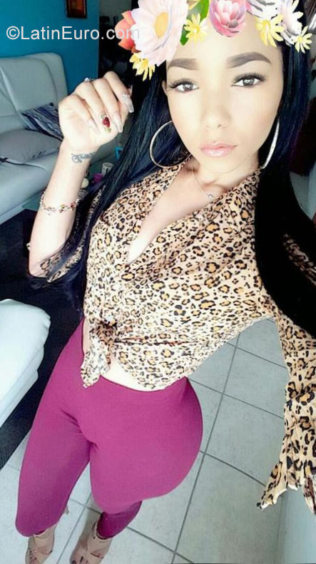 Date this hot Dominican Republic girl Maira from Santiago DO30385