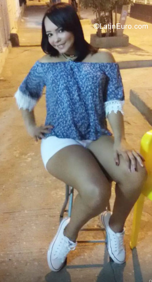 Date this georgeous Colombia girl Jessica from Cartagena CO22386