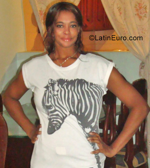 Date this pretty Colombia girl Mura from Cali CO22390