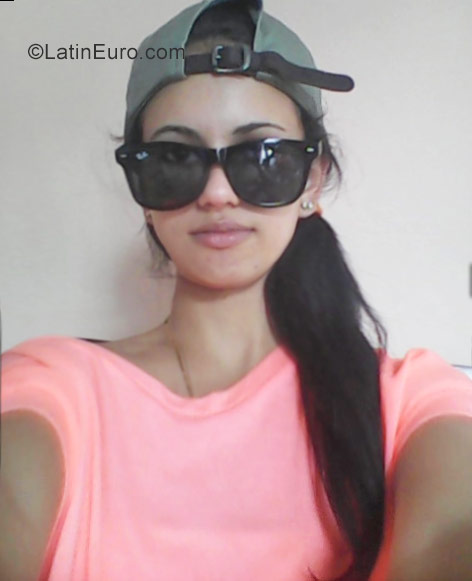 Date this charming Cuba girl Isell from Camaguey CU113
