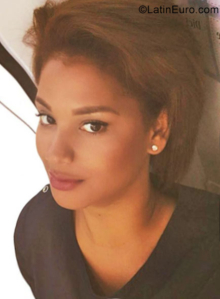 Date this good-looking Colombia girl Kely from Cartagena CO22424