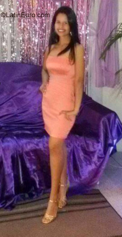 Date this nice looking Venezuela girl Paola from Maturin VE980
