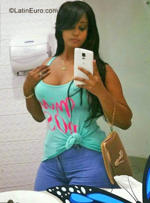 Date this delightful Dominican Republic girl Minerva from Santo Domingo DO30418