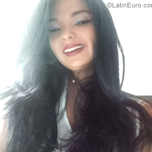 Date this hard body Colombia girl Andrea from Bogota CO22473