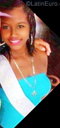 Date this nice looking Colombia girl Jessica from Cartagena CO22483