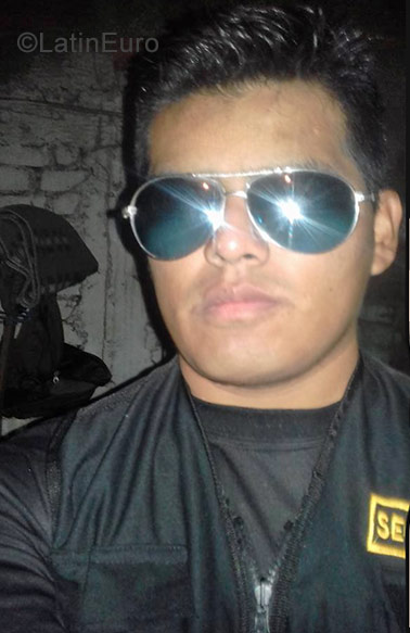 Date this exotic Peru man Manuel from Lima PE1142