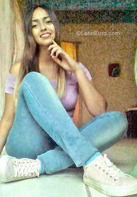 Date this athletic Mexico girl Viridiana from Guadalajara MX1527
