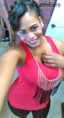 Date this young Dominican Republic girl Pilar from Santo Domingo DO30504