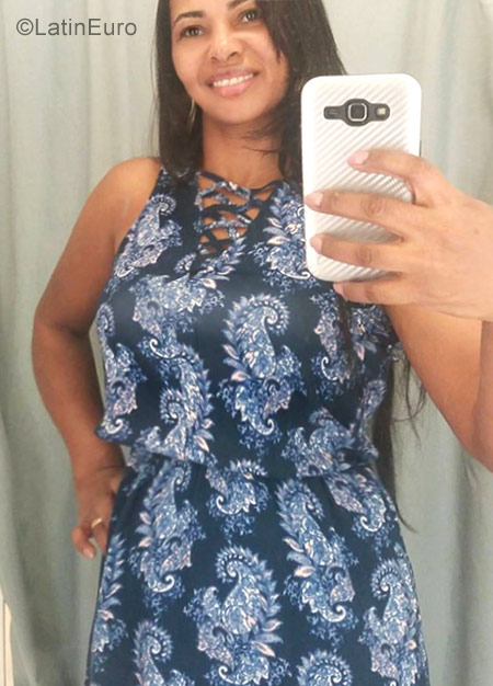 Date this georgeous Brazil girl Cassia from Vitoria BR10329
