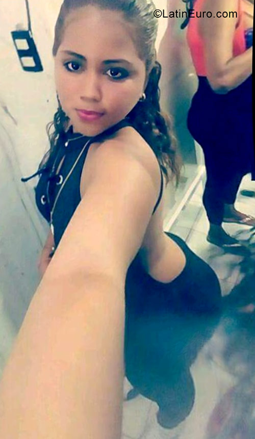 Date this delightful Dominican Republic girl Marbelis from Santiago DO30543