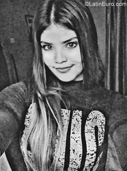 Date this attractive Venezuela girl Alexandra from Maracay VE1031