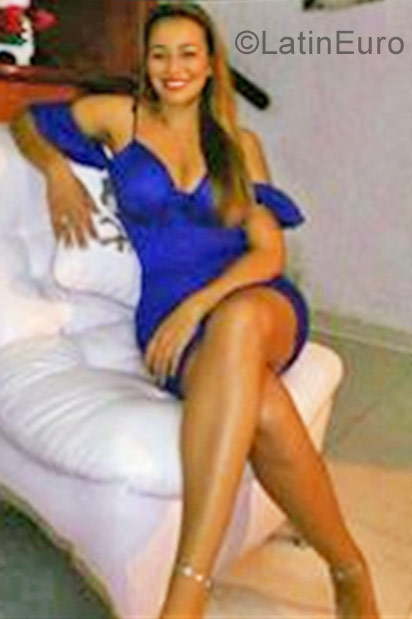 Date this happy Colombia girl Leidy from Bucaramanga CO22593