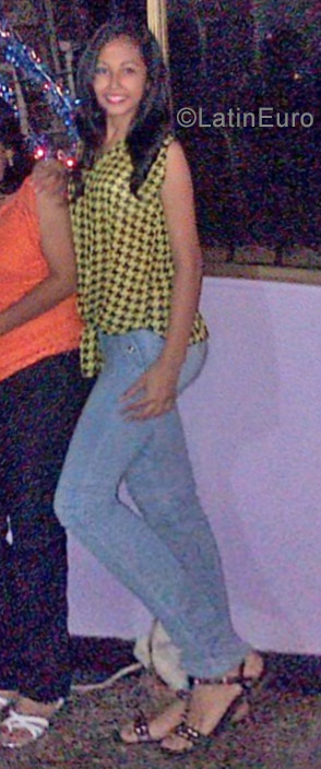 Date this georgeous Venezuela girl Marissa from Caracas VE1032