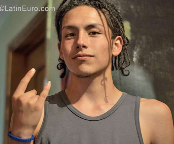 Date this foxy Colombia man Andre from Bogota CO22606