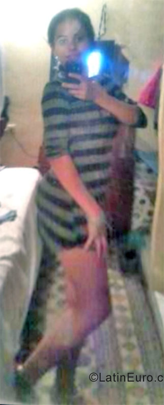 Date this good-looking Venezuela girl Ximena Maria from Valencia VE1038