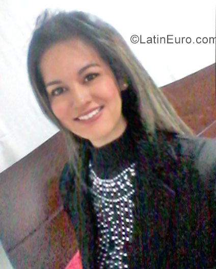 Date this athletic Colombia girl Tatiana from Bogota CO22641