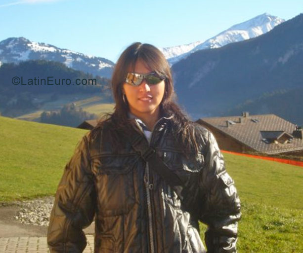 Date this charming Colombia girl Claudia from Bucaramanga CO22643
