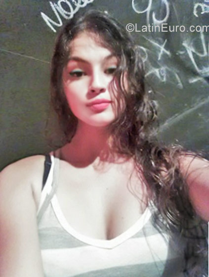Date this charming Colombia girl Carol from Tulua CO22659